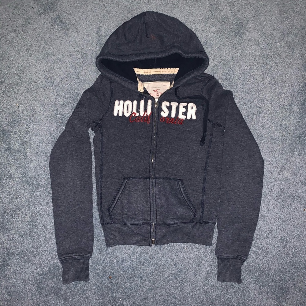 Navy Hollister sweatshirt